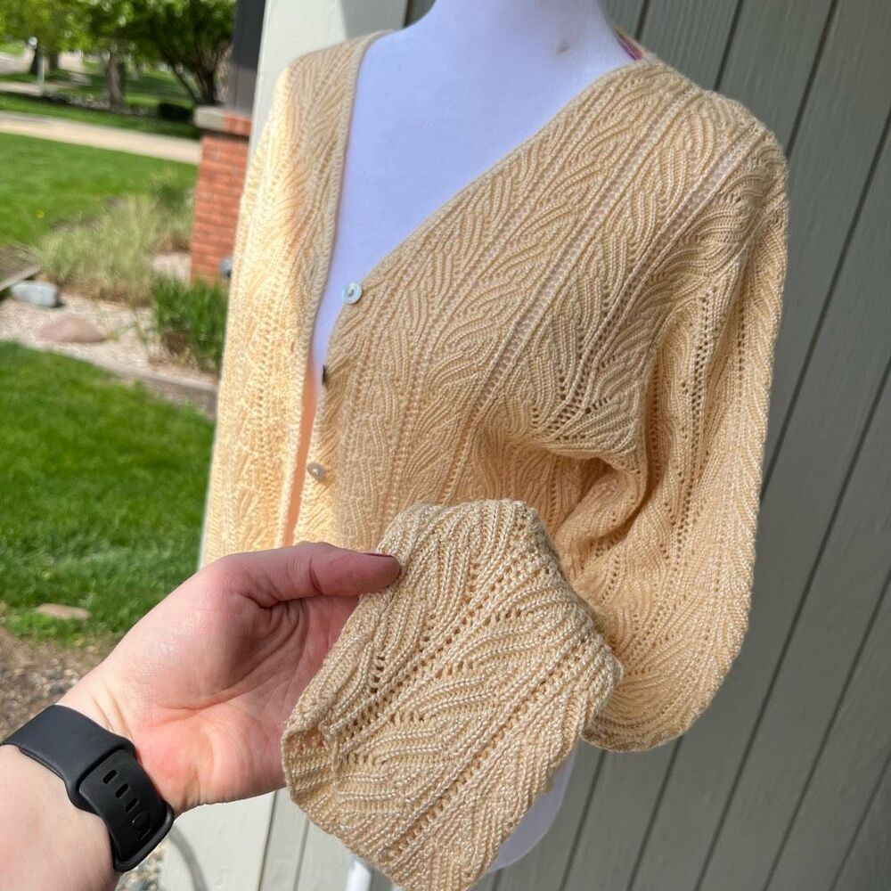 VTG Romantic Cottagecore Cardigan Butter Yellow Scalloped Knit S/M - Picture 16 of 16